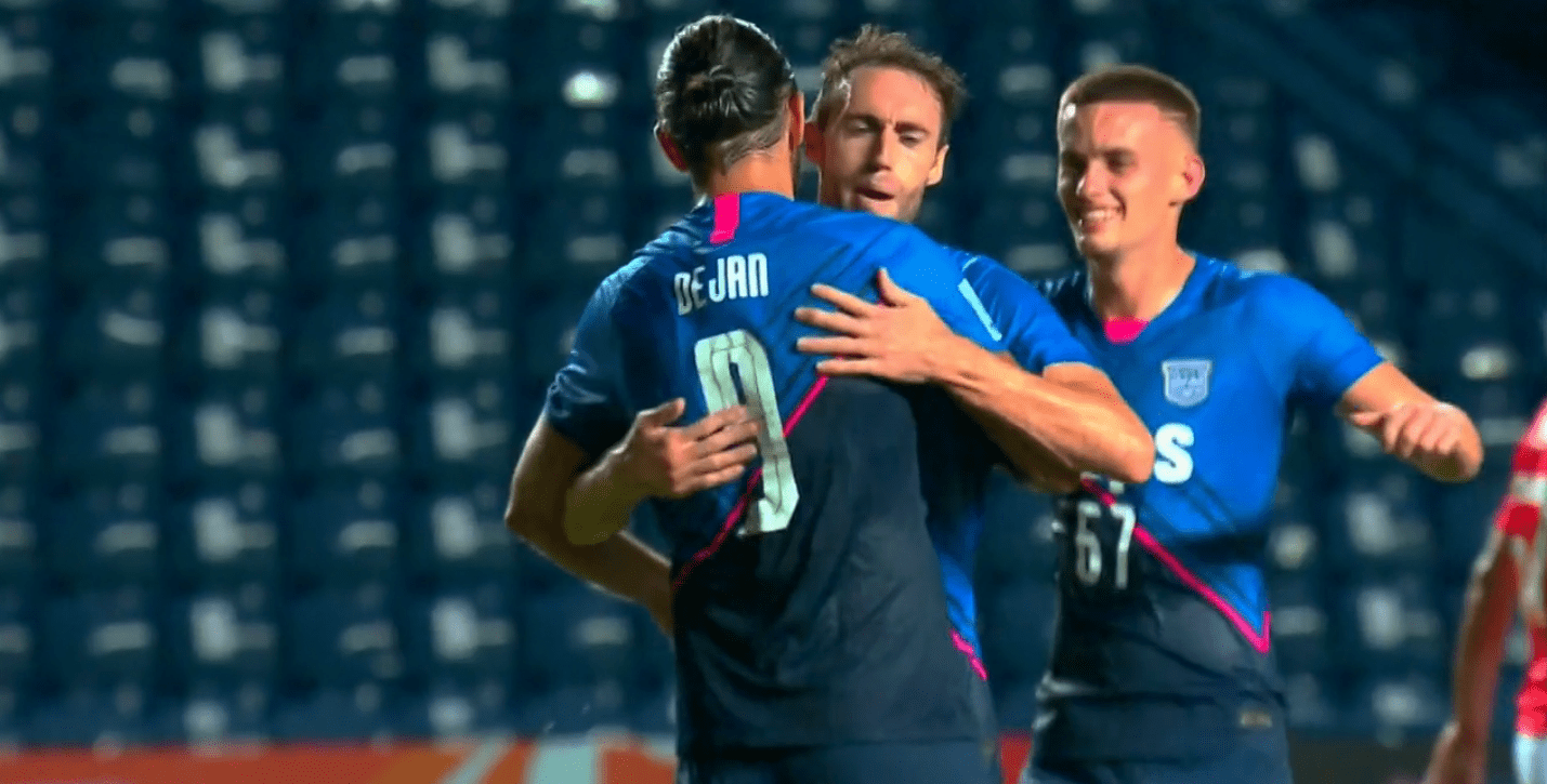 包含从里程碑夜亚特兰大回应争议到罗马赛后再遭质疑，犹他爵士防线松动备战亚冠的词条